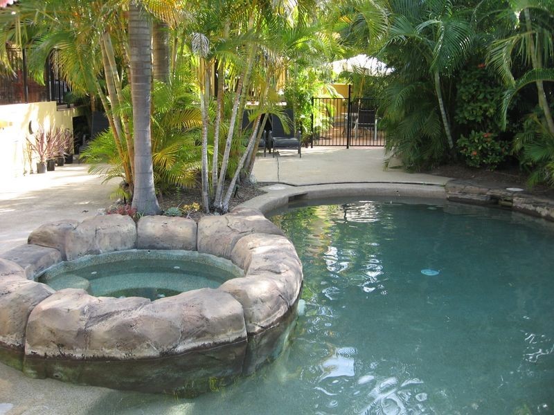 3/10 Bath Street, Labrador QLD 4215