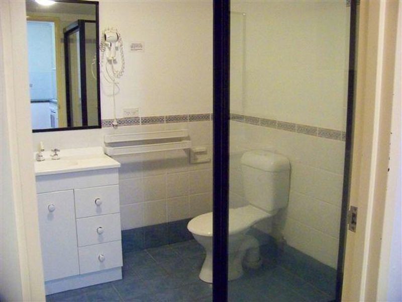 3/10 Bath Street, Labrador QLD 4215