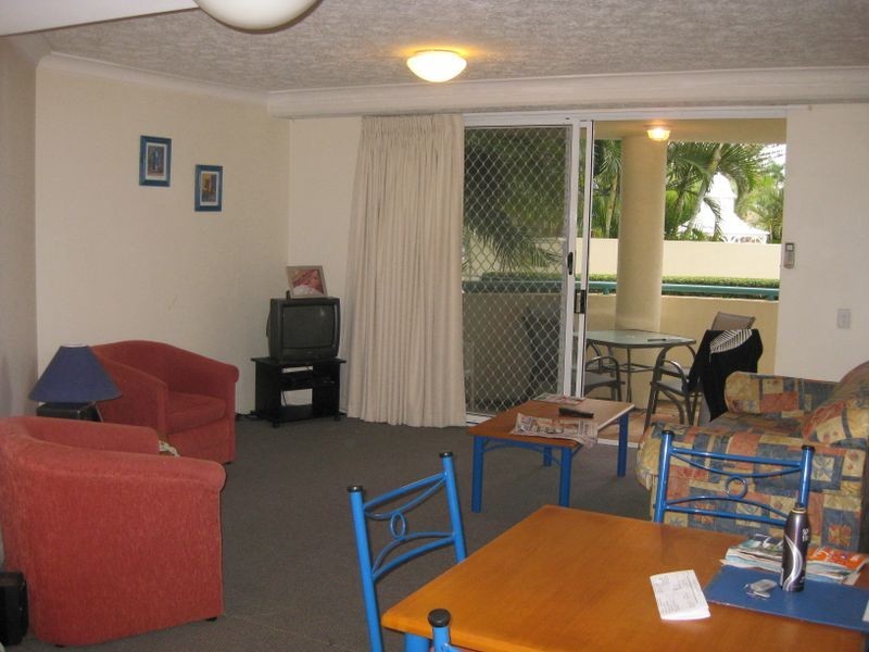 2/484 Marine Parade, Biggera Waters QLD 4216