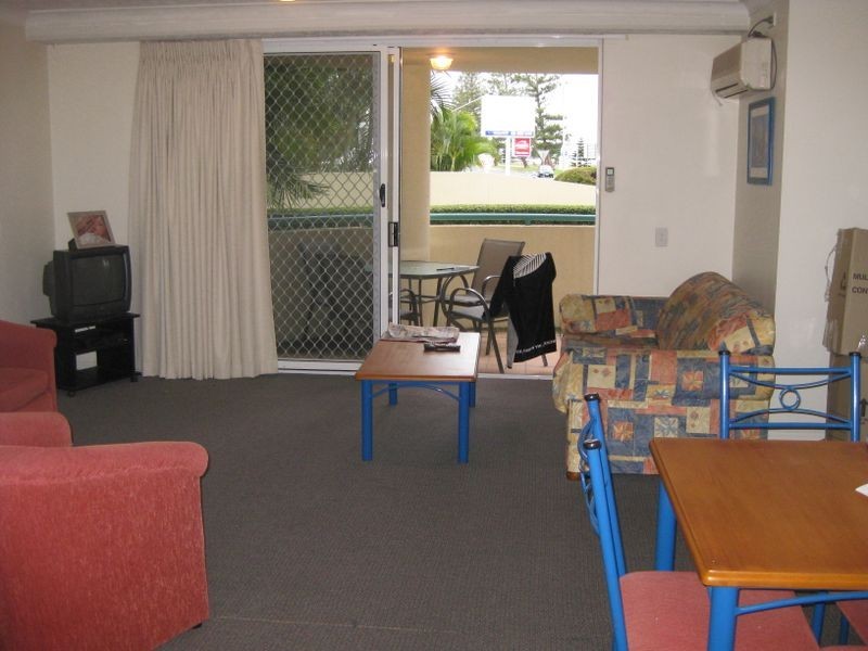 2/484 Marine Parade, Biggera Waters QLD 4216