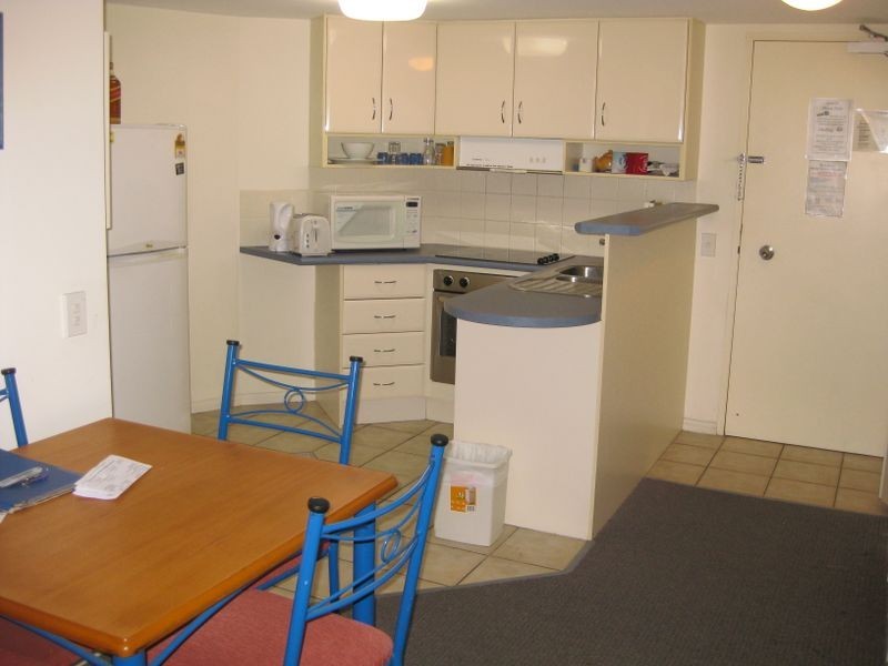 2/484 Marine Parade, Biggera Waters QLD 4216