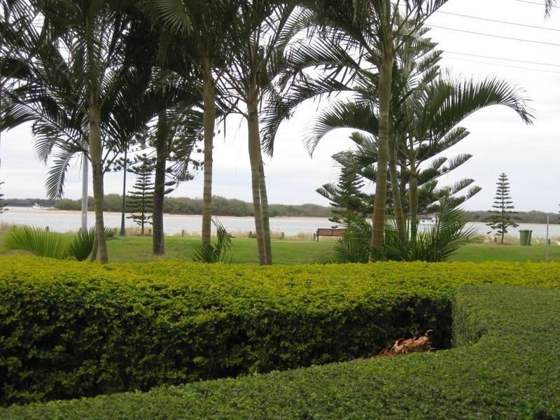 2/484 Marine Parade, Biggera Waters QLD 4216