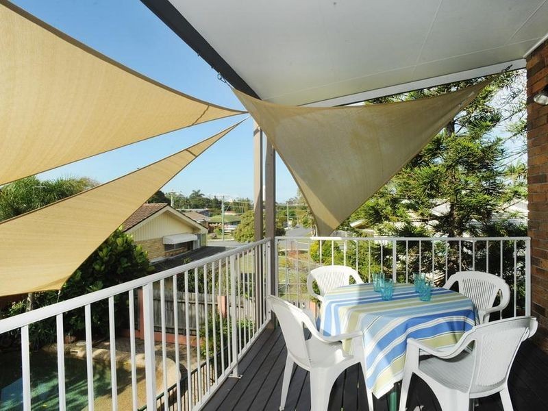 11 Palmer Drive, Labrador QLD 4215