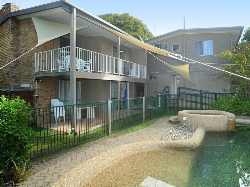 11 Palmer Drive, Labrador QLD 4215