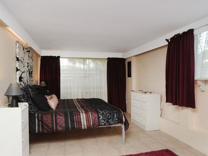 11 Palmer Drive, Labrador QLD 4215