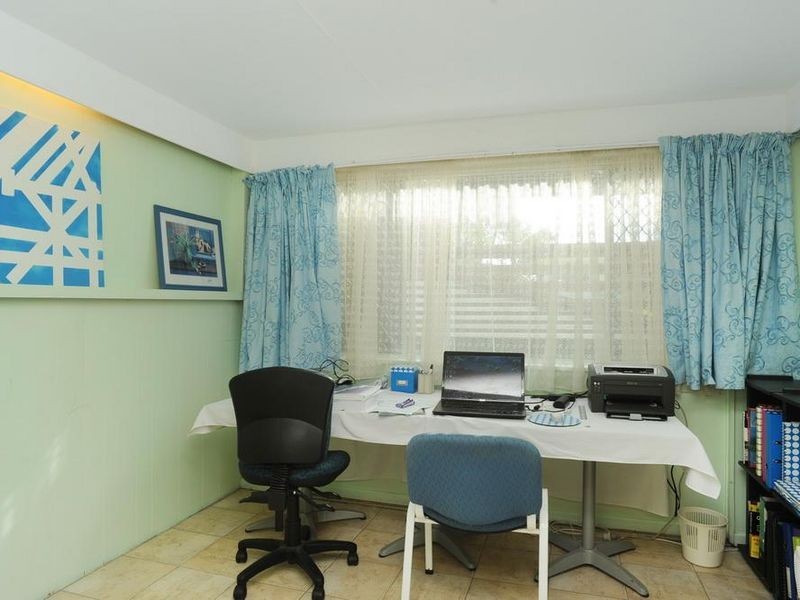 11 Palmer Drive, Labrador QLD 4215