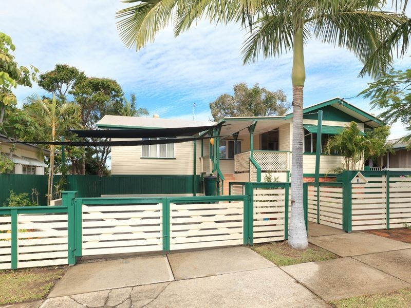 8 Heydon Avenue, Labrador QLD 4215