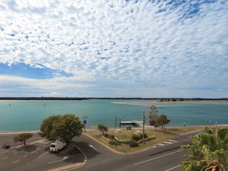 129/326 Marine Parade, Labrador QLD 4215