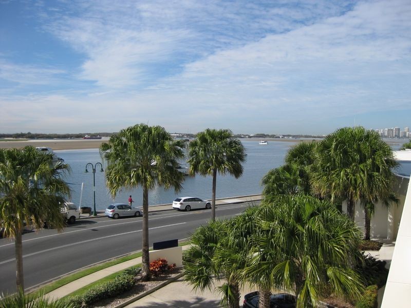 69/326 Marine Parade, Labrador QLD 4215