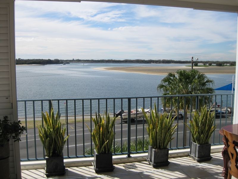 69/326 Marine Parade, Labrador QLD 4215