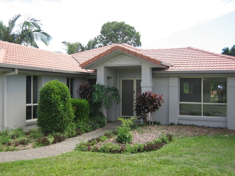 19 Oak Hill Crescent, Parkwood QLD 4214