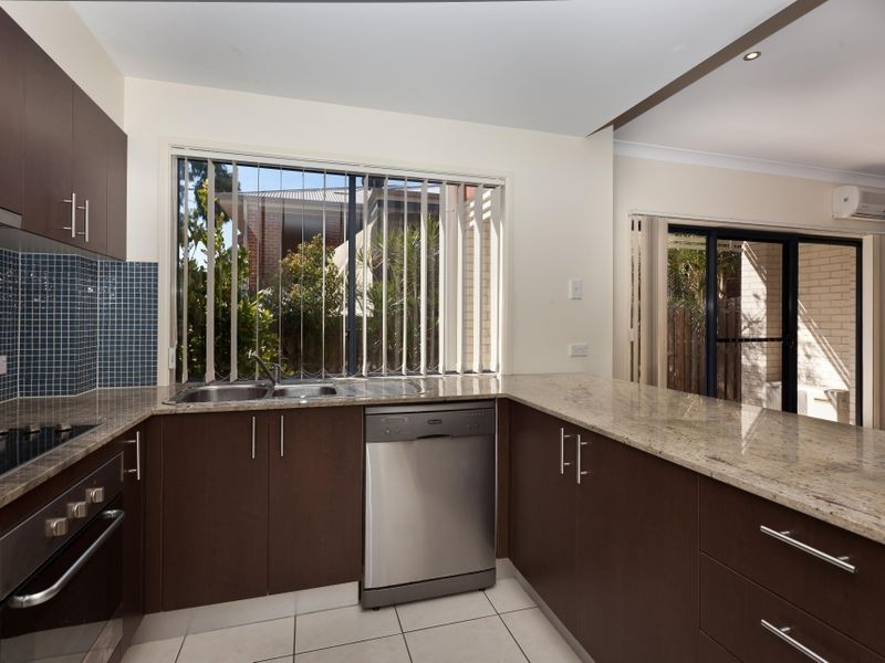 7/170 Whiting Street, Labrador QLD 4215