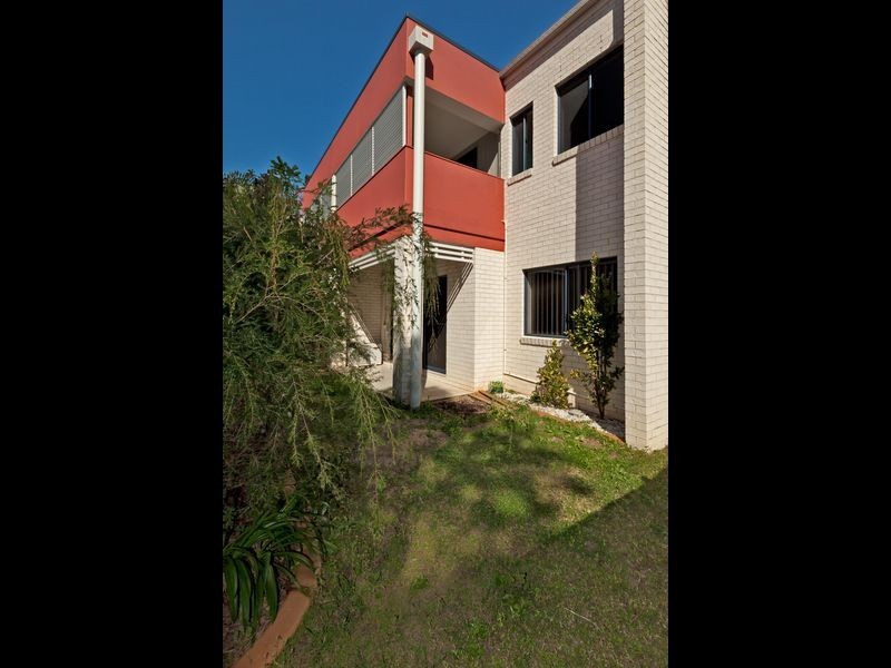 7/170 Whiting Street, Labrador QLD 4215