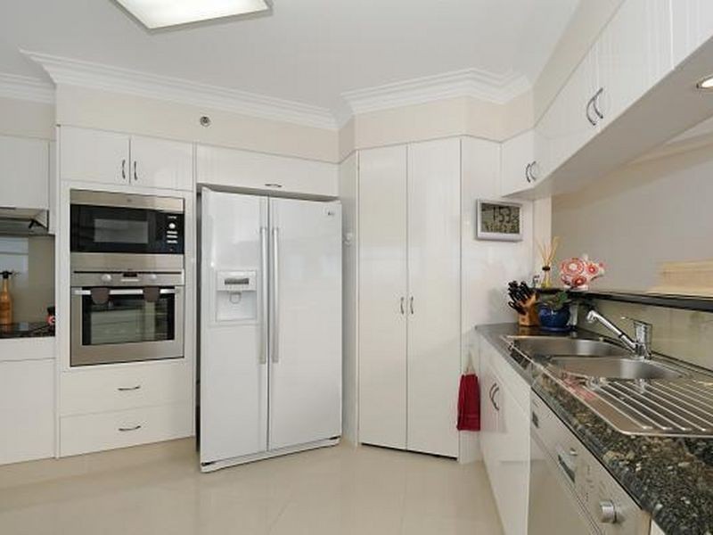 52/5 Bayview Street, Runaway Bay QLD 4216