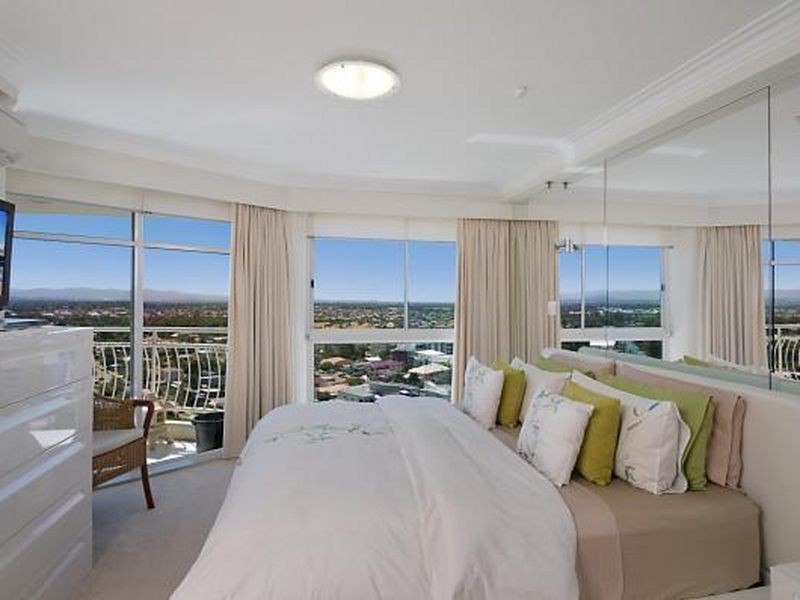52/5 Bayview Street, Runaway Bay QLD 4216