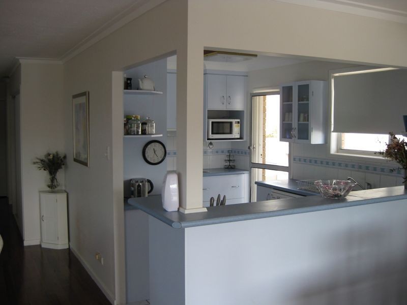 25 Vaggelas Crescent, Biggera Waters QLD 4216