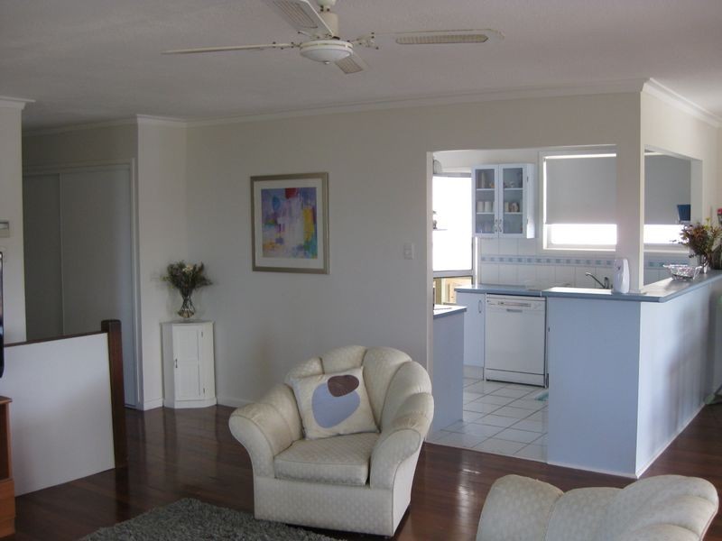 25 Vaggelas Crescent, Biggera Waters QLD 4216