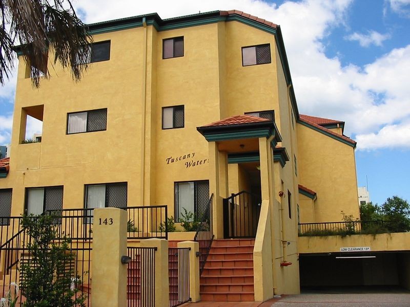 6/143 Frank Street, Labrador QLD 4215