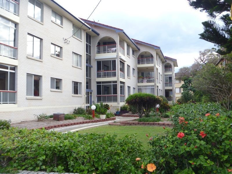11/282 Marine Parade, Labrador QLD 4215