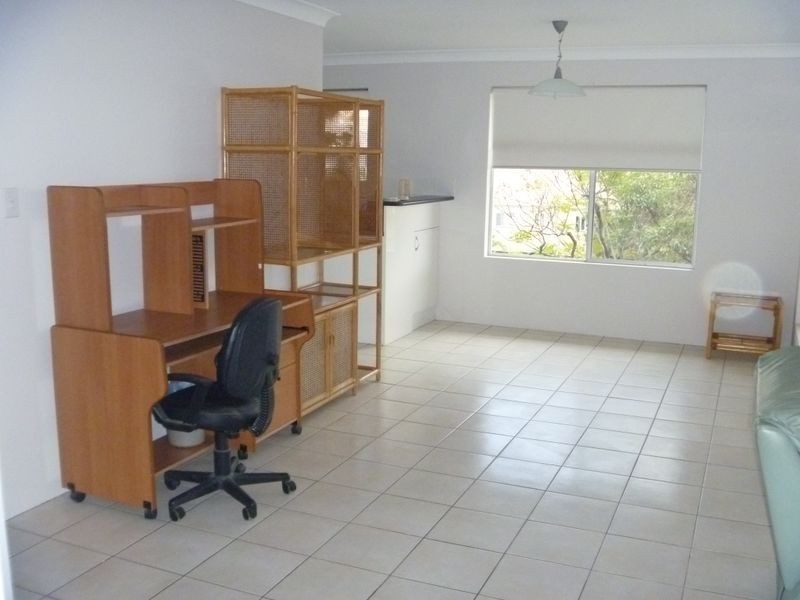 11/282 Marine Parade, Labrador QLD 4215