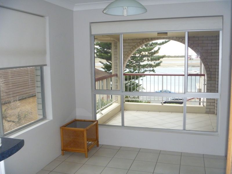 11/282 Marine Parade, Labrador QLD 4215