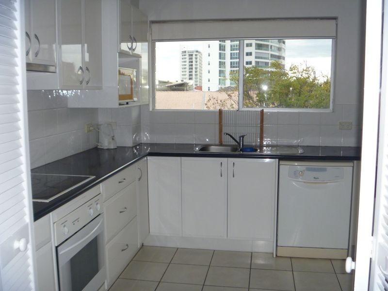 11/282 Marine Parade, Labrador QLD 4215