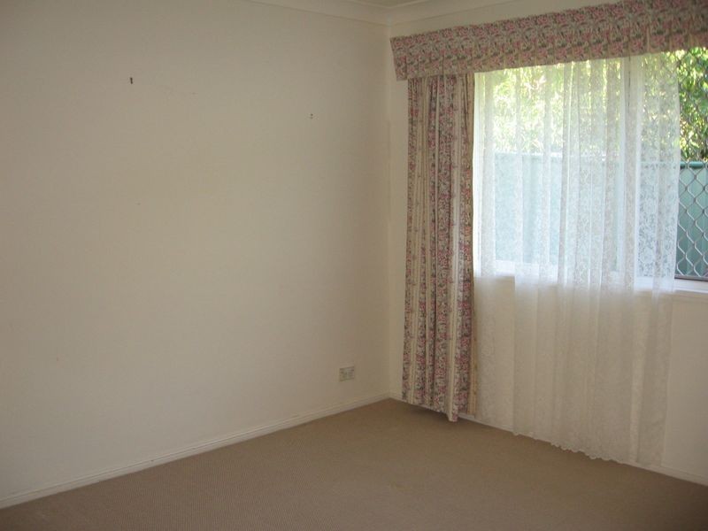 2/5 Liam Court, Labrador QLD 4215