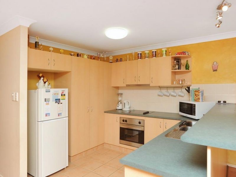 2/10 Marybeth Crescent, Molendinar QLD 4214