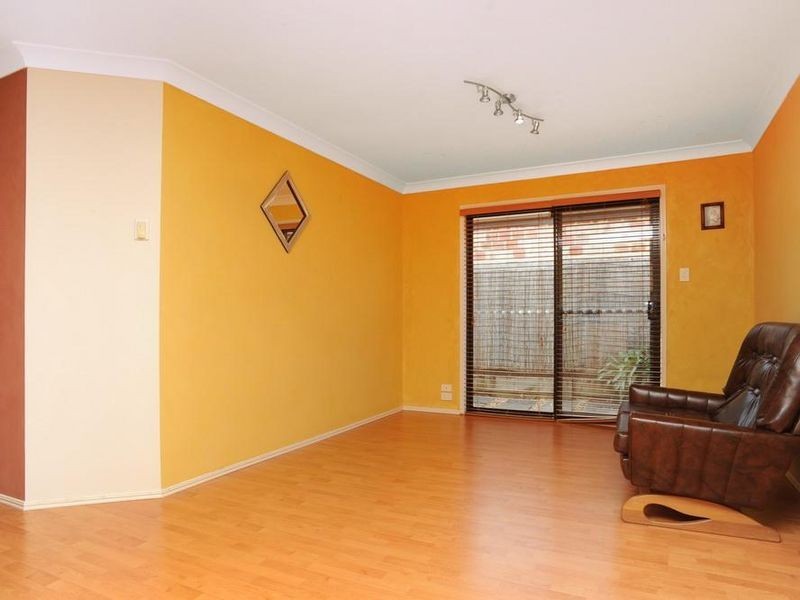 2/10 Marybeth Crescent, Molendinar QLD 4214