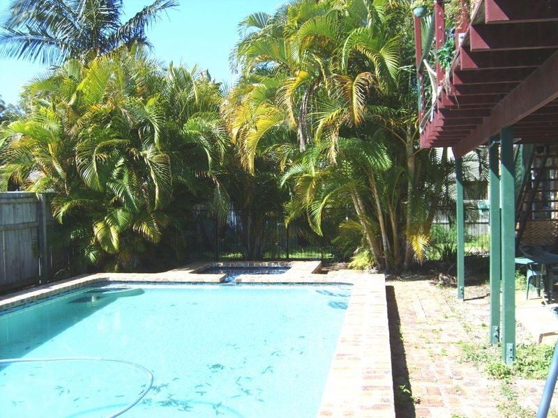 12 Geoff Wolter Drive, Molendinar QLD 4214