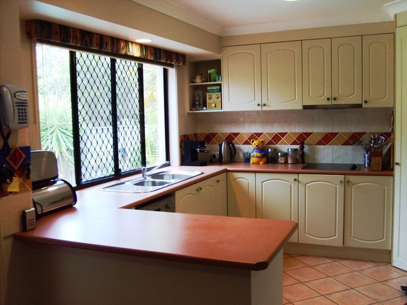6 Crestbrook Glen, Molendinar QLD 4214
