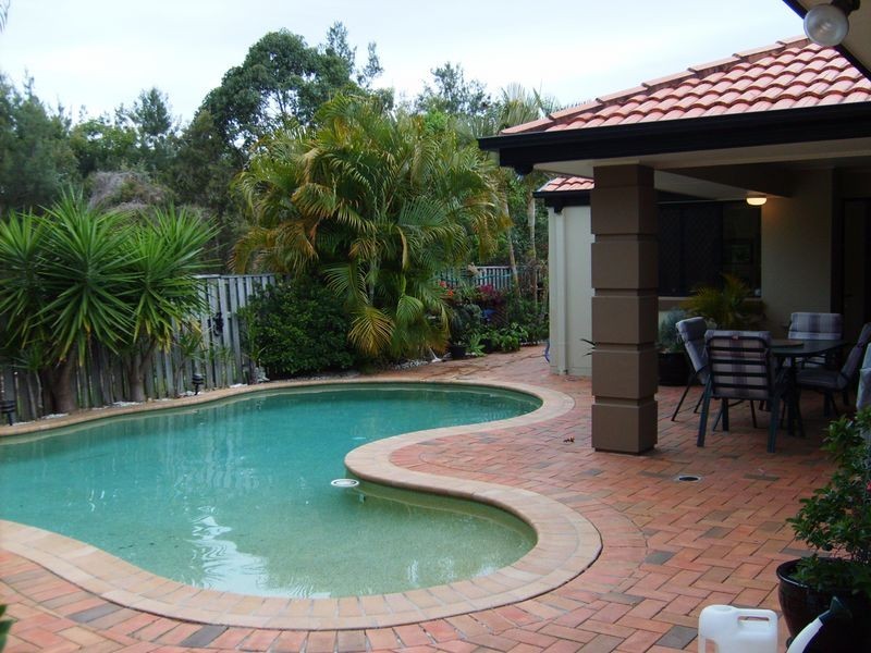 6 Crestbrook Glen, Molendinar QLD 4214