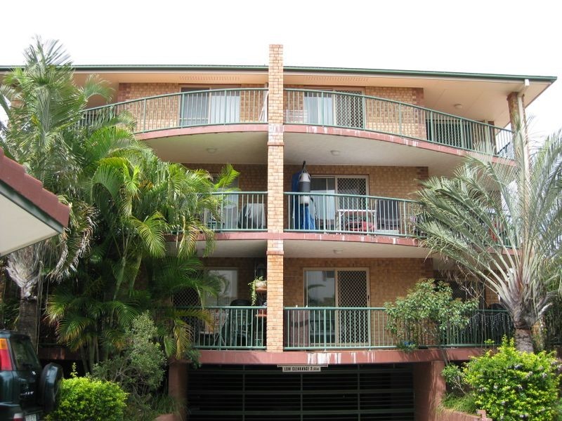 2/40 Little Norman Street, Southport QLD 4215