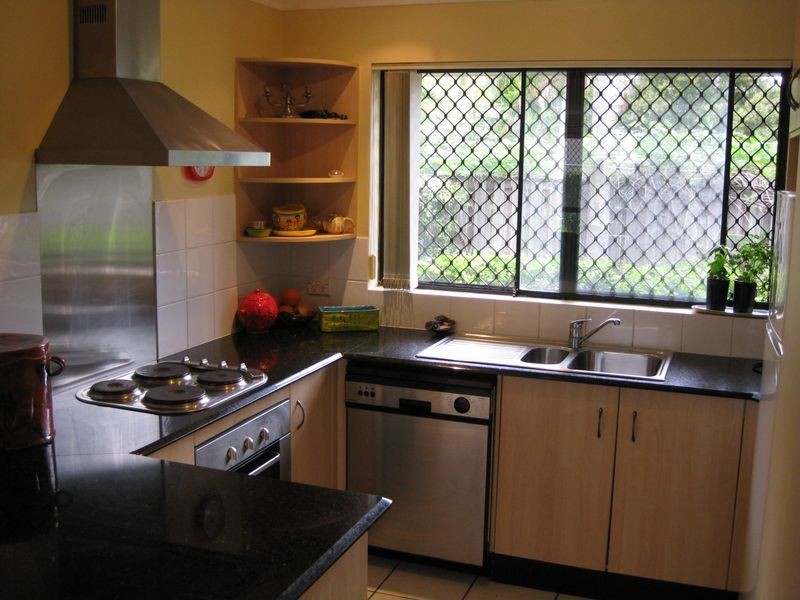 1/129 Muir Street, Labrador QLD 4215