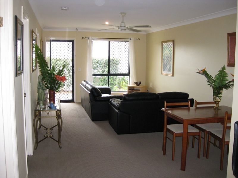 1/129 Muir Street, Labrador QLD 4215