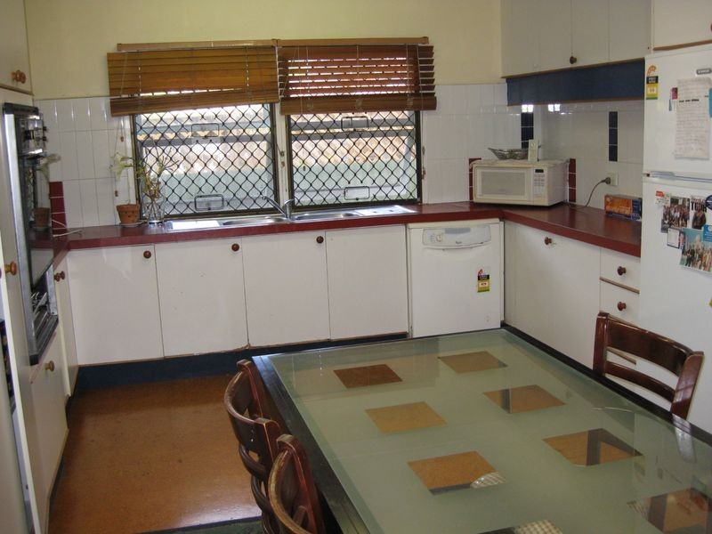 84 Central Street, Labrador QLD 4215