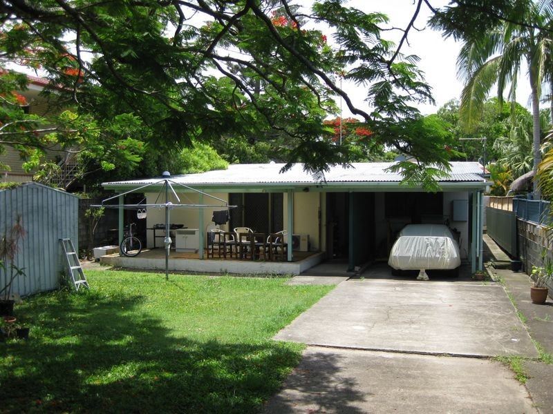 84 Central Street, Labrador QLD 4215