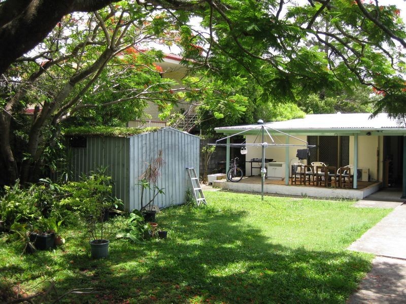 84 Central Street, Labrador QLD 4215