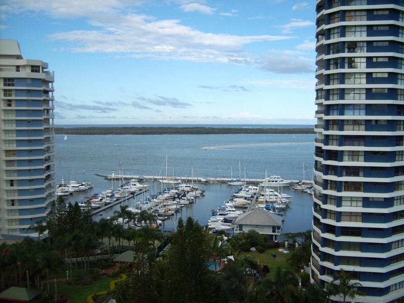 50/21 Bayview Street, Runaway Bay QLD 4216