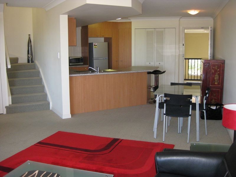 324/392 Marine Parade, Labrador QLD 4215