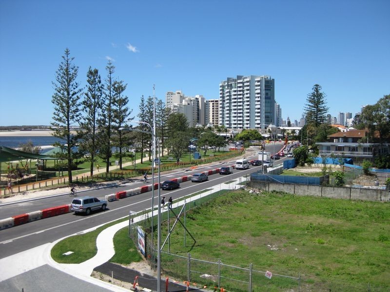 324/392 Marine Parade, Labrador QLD 4215