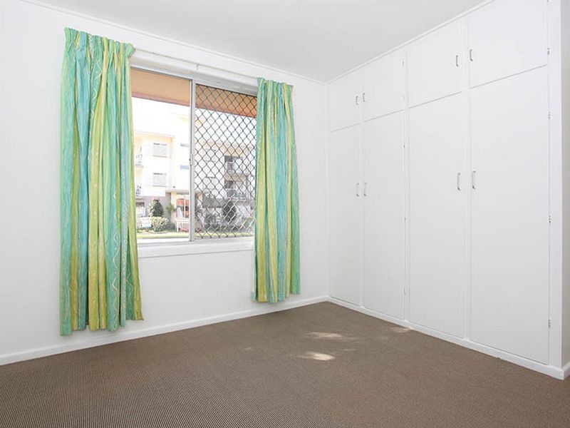 2/8 Phillip Street, Labrador QLD 4215