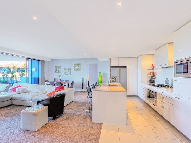 204/230 Marine Parade, Labrador QLD 4215