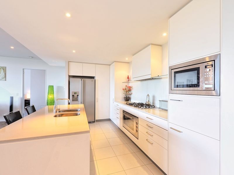 204/230 Marine Parade, Labrador QLD 4215