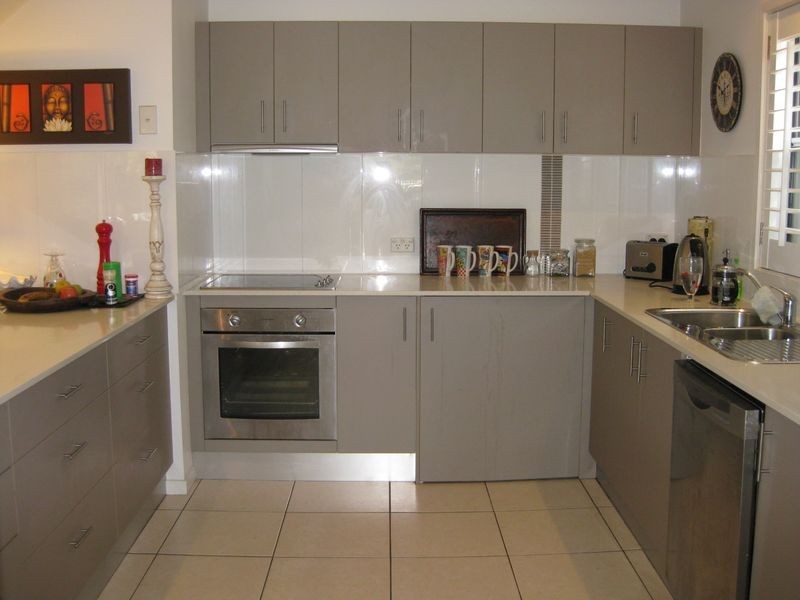 2/23 Hunter Avenue, Labrador QLD 4215