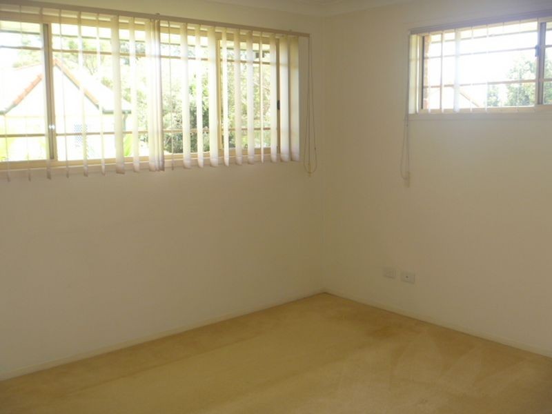 4/32 Government Road, Labrador QLD 4215