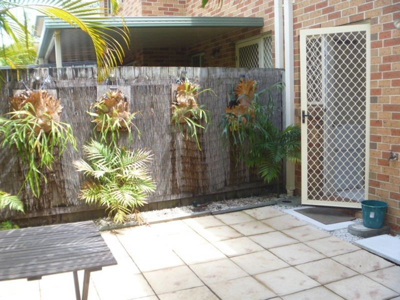 4/32 Government Road, Labrador QLD 4215