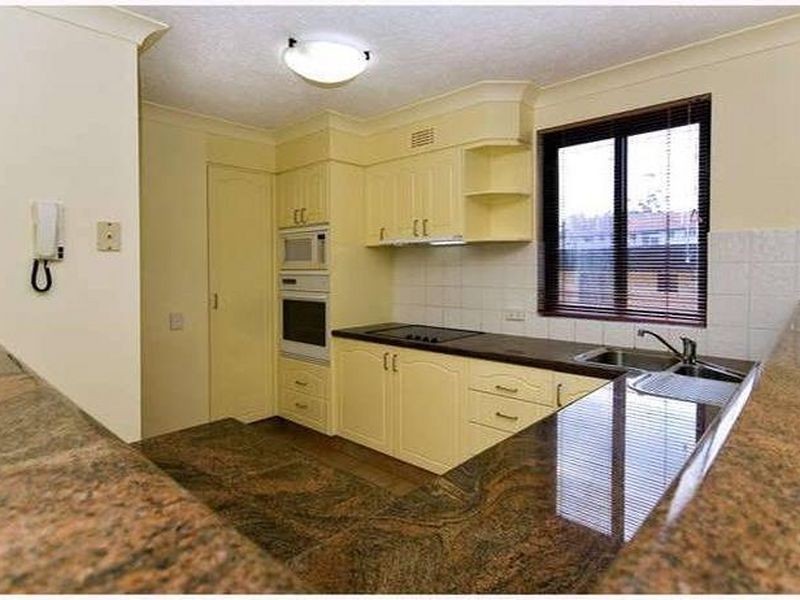 5/274 Marine Parade, Labrador QLD 4215