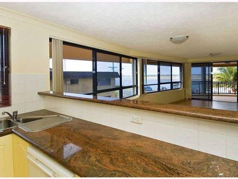 5/274 Marine Parade, Labrador QLD 4215