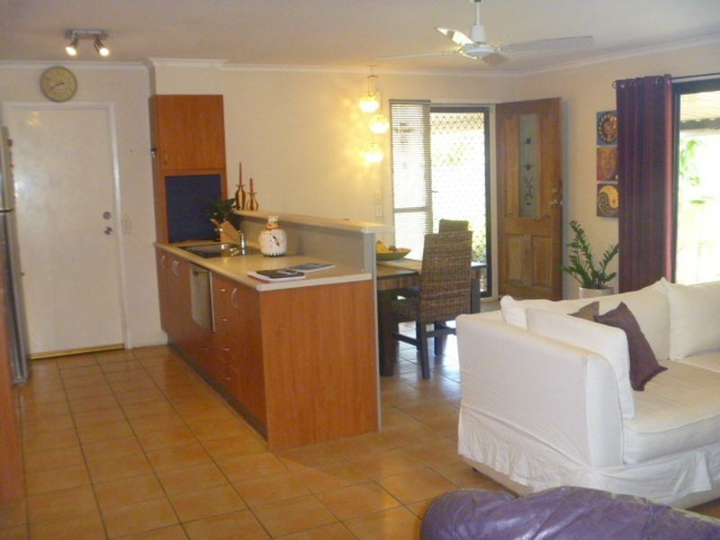 2/5 Morinda Way, Labrador QLD 4215